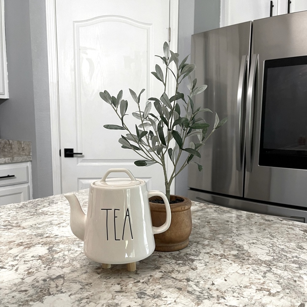 Rae Dunn Kettle